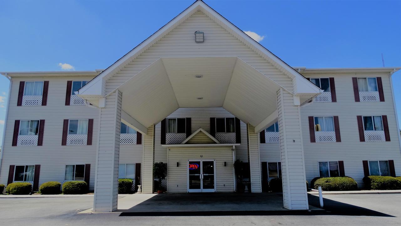 Oak Tree Inn & Suites Claxton Exteriör bild